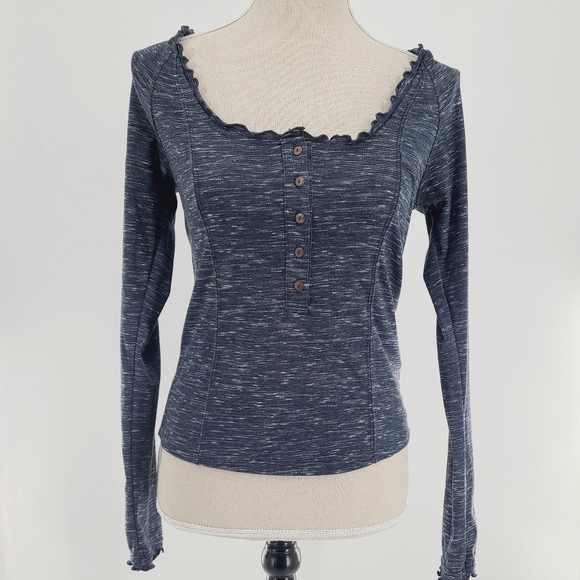 FREE PEOPLE HENLEY STYLE LONG SLEEVE TOP SIZE XS - Picture 3 of 7